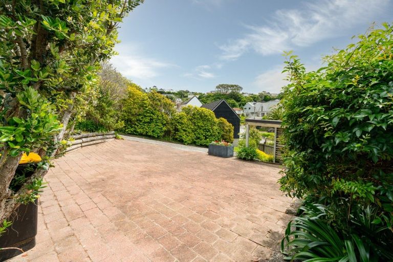 Photo of property in 12 Makatote Grove, Churton Park, Wellington, 6037