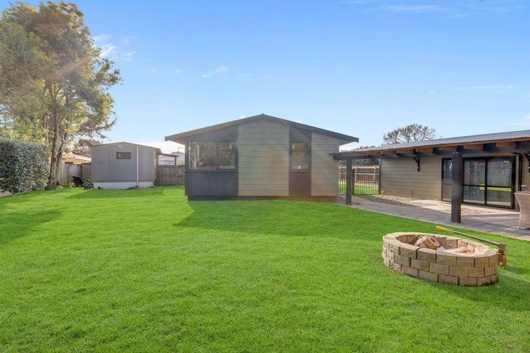 Photo of property in 43 Oakfield Crescent, Pukete, Hamilton, 3200