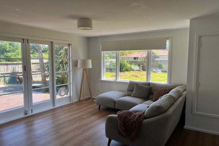 Photo of property in 13 Cross Street, Coalgate, 7673