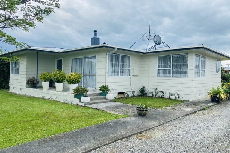 Photo of property in 19 Oak Street, Masterton, 5810