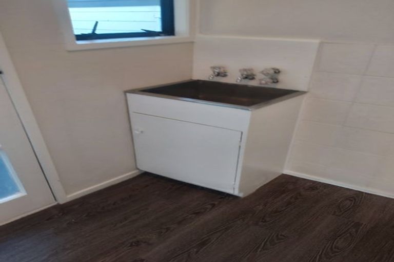 Photo of property in 2/12 Melleray Place, Randwick Park, Auckland, 2105