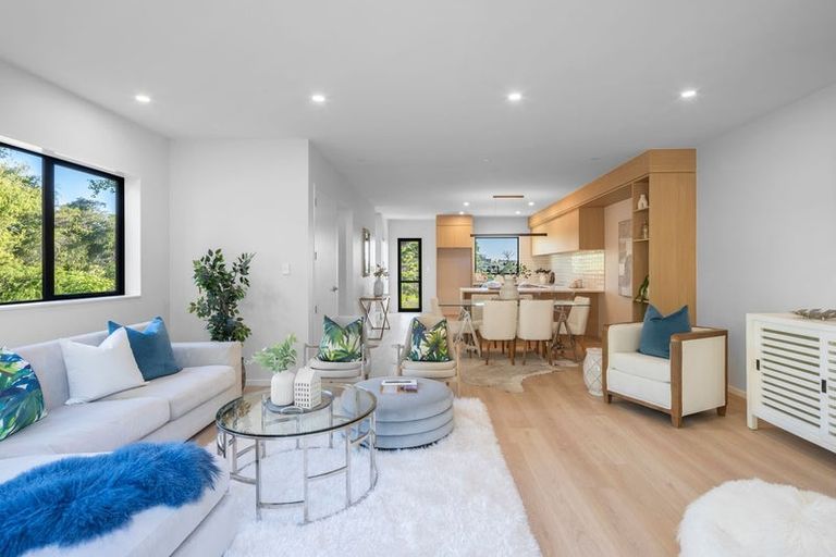 Photo of property in 1 Rengarenga Rise, Fairview Heights, Auckland, 0632