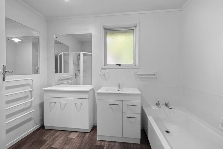 Photo of property in 43a Cumberland Street, Merrilands, New Plymouth, 4312