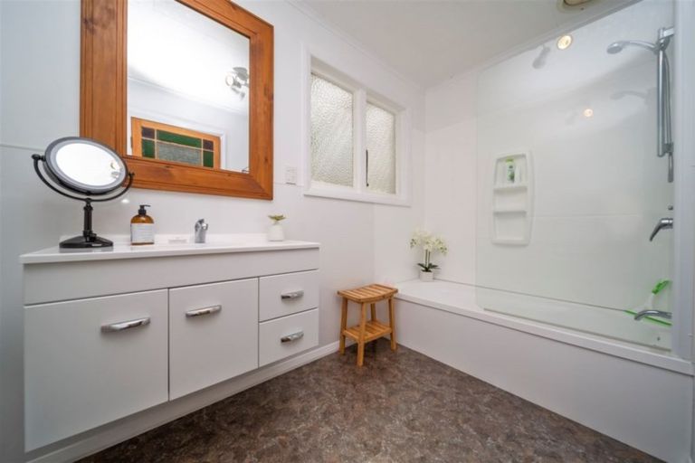 Photo of property in 31 Ngatai Street, Manaia, 4612