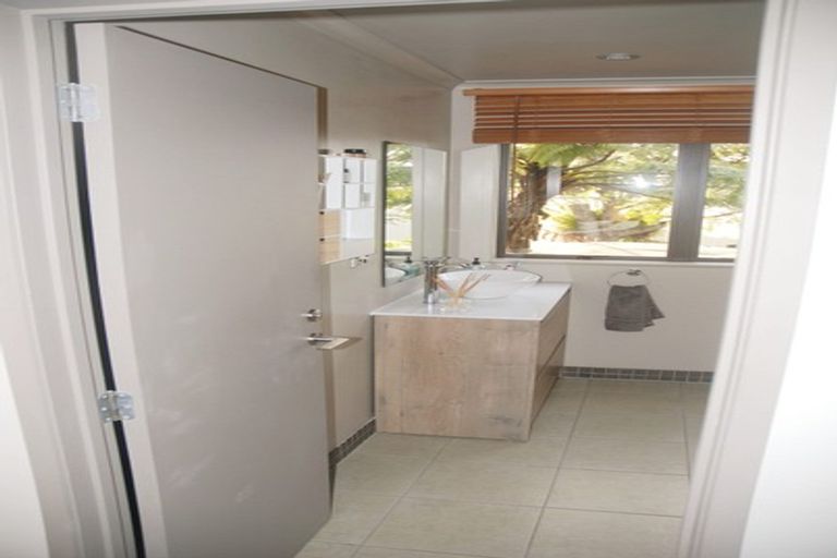 Photo of property in 45 Jonkers Road, Waitakere, Henderson, 0782