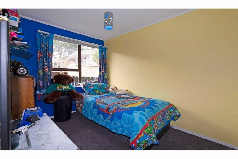 Photo of property in 2/6 Borich Road, Sunnyvale, Auckland, 0612