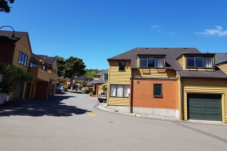 Photo of property in 60 Futuna Close, Karori, Wellington, 6012