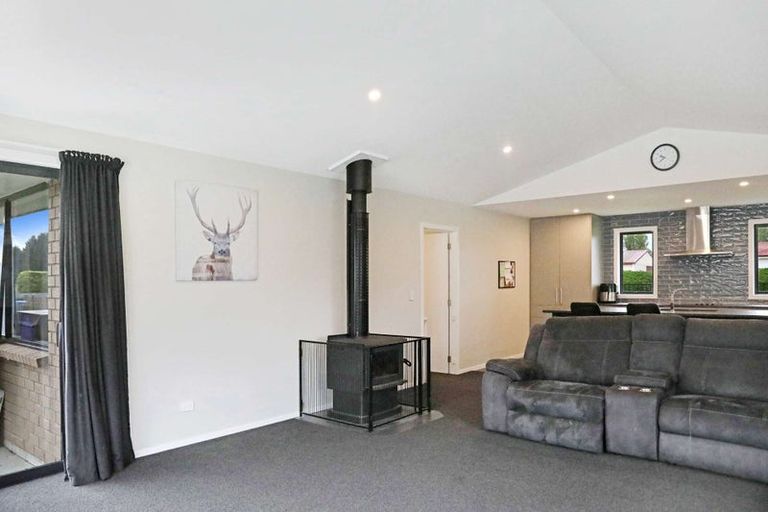 Photo of property in 149 Seaward Road, Edendale, 9825