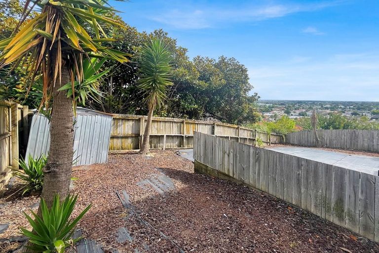 Photo of property in 65 Kirikiri Drive, Papakura, 2110