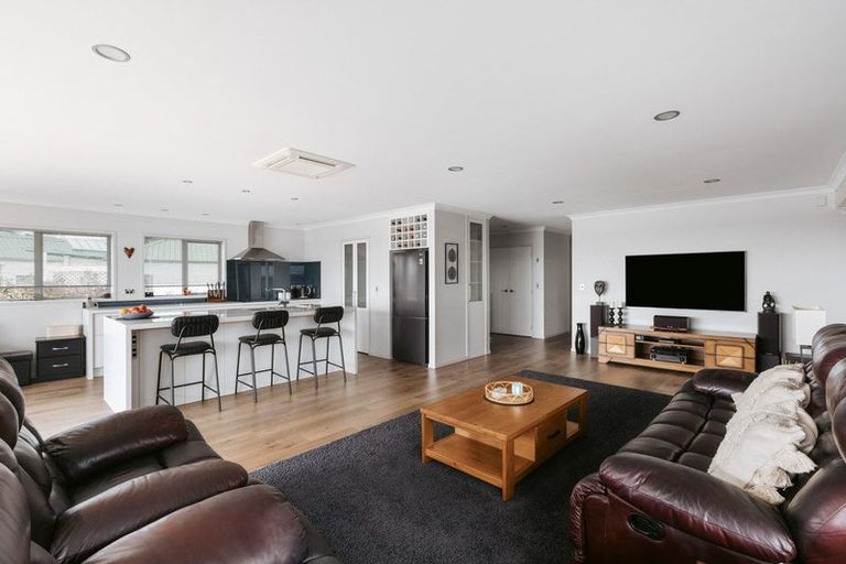 Photo of property in 11 Ruamoana Place, Omokoroa, 3114