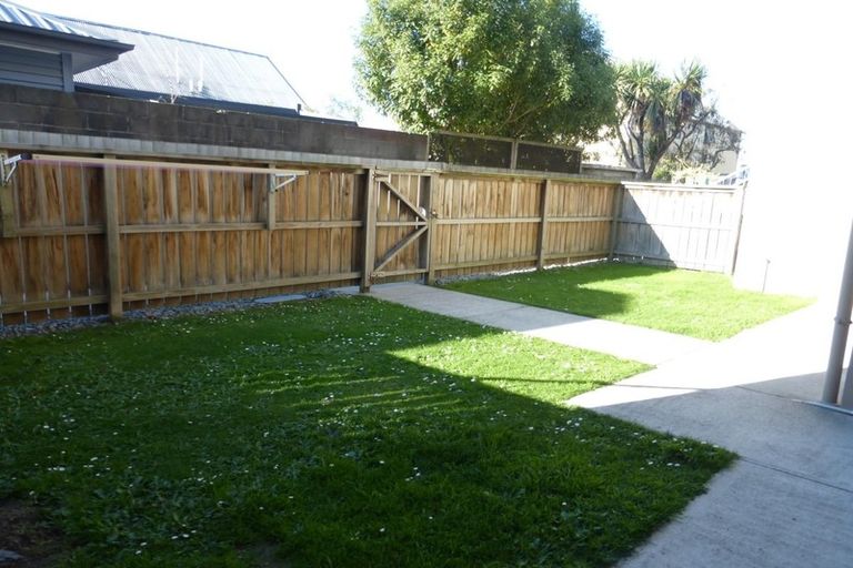 Photo of property in 3/30 Mathesons Road, Phillipstown, Christchurch, 8011