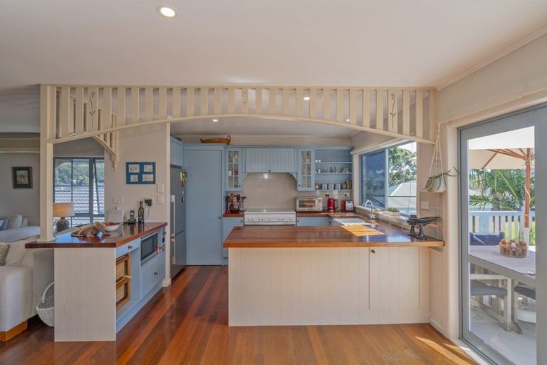 Photo of property in 5 Pipi Dune, Whitianga, 3510