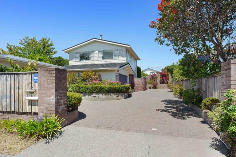 Photo of property in 10 Titoki Road, Waikanae Beach, Waikanae, 5036
