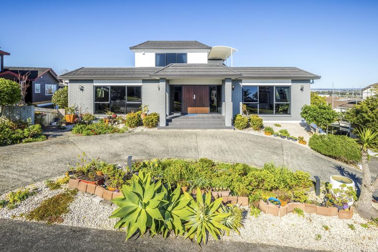 Photo of property in 22 Mccahill Views, Botany Downs, Auckland, 2010