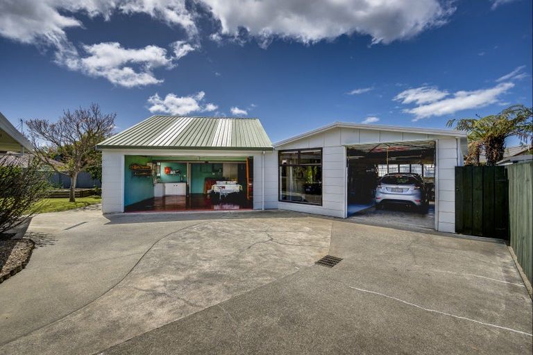 Photo of property in 56 Hetley Crescent, Taradale, Napier, 4112