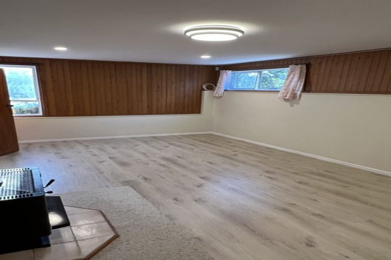 Photo of property in 27 Halberg Street, Glenfield, Auckland, 0629