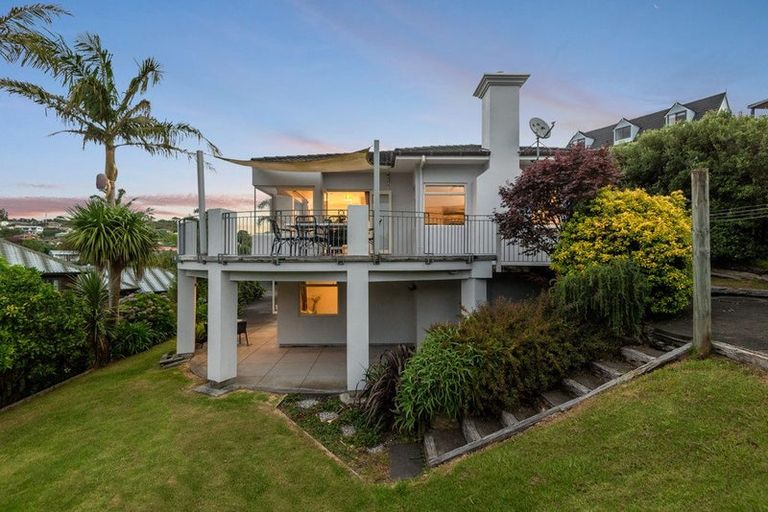 Photo of property in 71 William Bayes Place, Red Beach, 0932