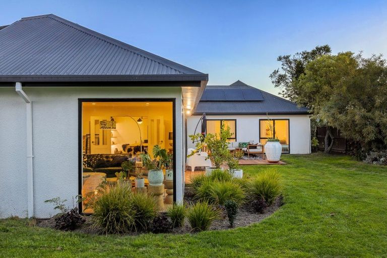 Photo of property in 43 West Belt, Rangiora, 7400