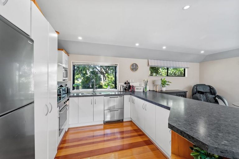 Photo of property in 2/24 Heathcote Road, Castor Bay, Auckland, 0620