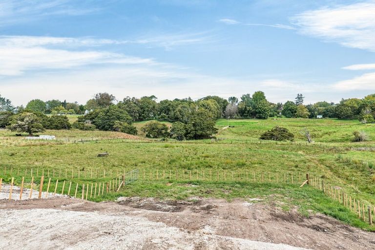 Photo of property in 14 Kaiwaka-mangawhai Road, Kaiwaka, 0975