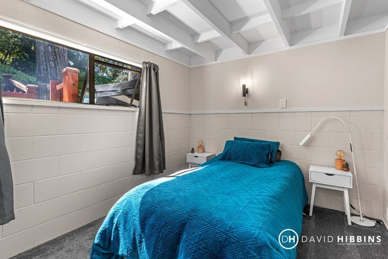 Photo of property in 9b Raymond Terrace, Northcote, Auckland, 0627