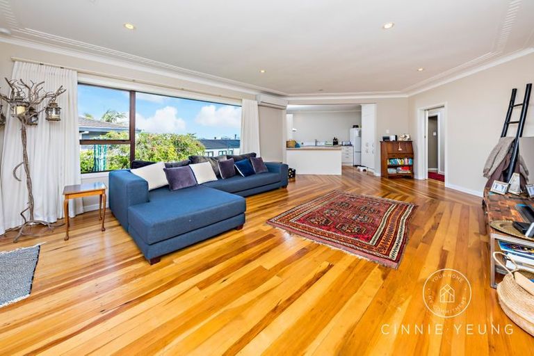 Photo of property in 33 Devon Road, Bucklands Beach, Auckland, 2012