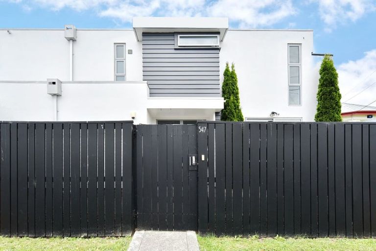 Photo of property in 547 Barbadoes Street, Edgeware, Christchurch, 8013