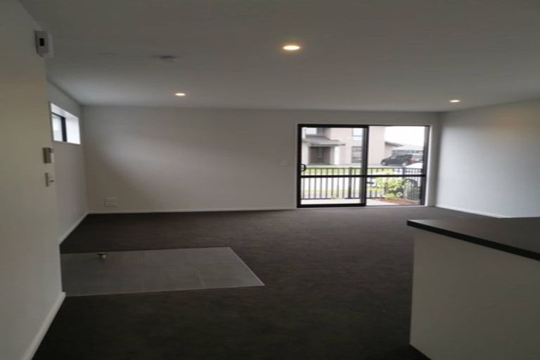 Photo of property in 15 Pohe Street, Waikanae, 5036