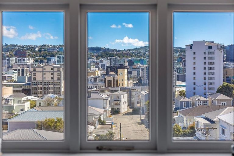 Photo of property in Hamilton Flats, 9a Hawker Street, Mount Victoria, Wellington, 6011