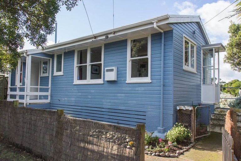 Photo of property in 105 Te Pene Avenue, Titahi Bay, Porirua, 5022