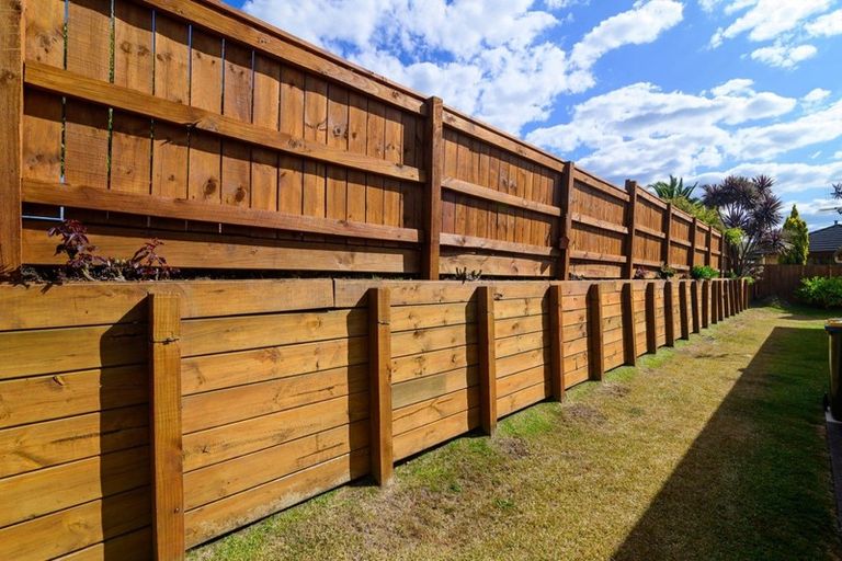 Photo of property in 19 Heaphy Place, Pukehangi, Rotorua, 3015