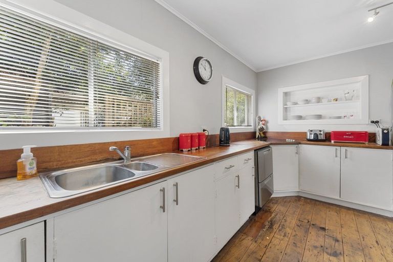 Photo of property in 28 Summerhays Street, Terrace End, Palmerston North, 4410