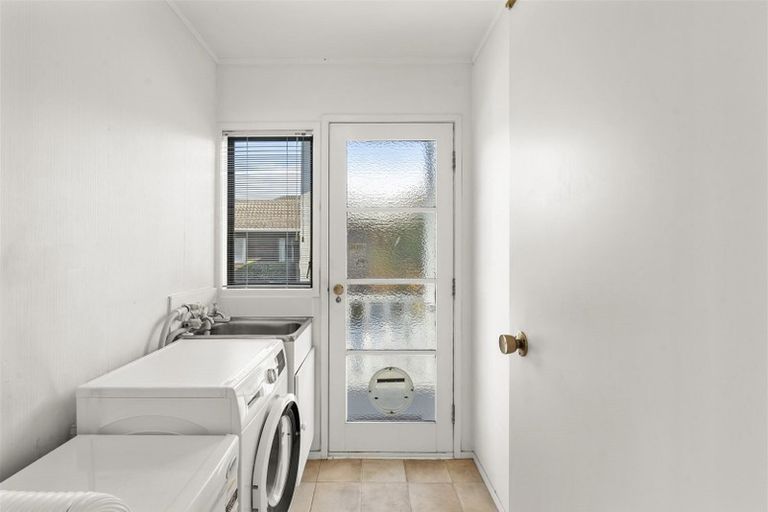 Photo of property in 44 Centorian Drive, Windsor Park, Auckland, 0632