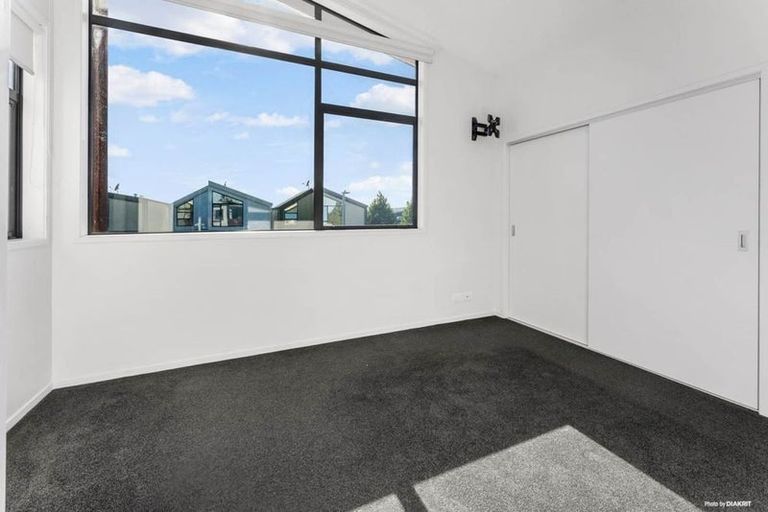 Photo of property in 3 Courage Road, Papakura, 2110