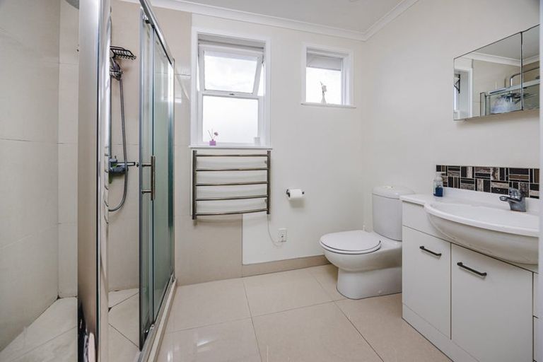 Photo of property in 1/1 Cooper Place, Papakura, 2110