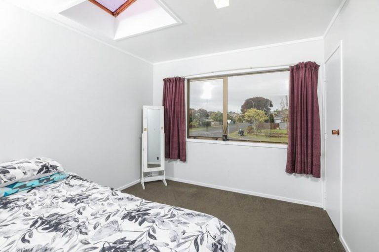 Photo of property in 24 Jasmine Avenue, Dinsdale, Hamilton, 3204