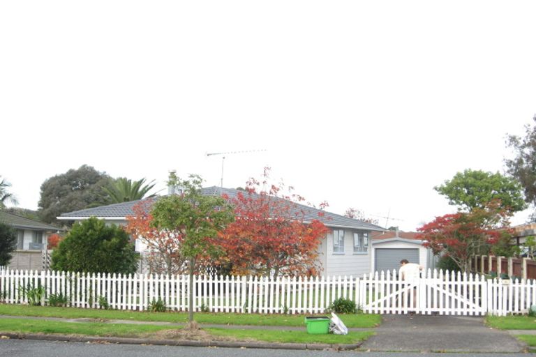 Photo of property in 40 Casuarina Road, Half Moon Bay, Auckland, 2012