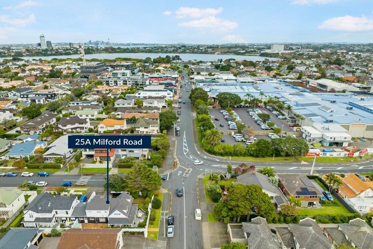 Photo of property in 25a Milford Road, Milford, Auckland, 0620