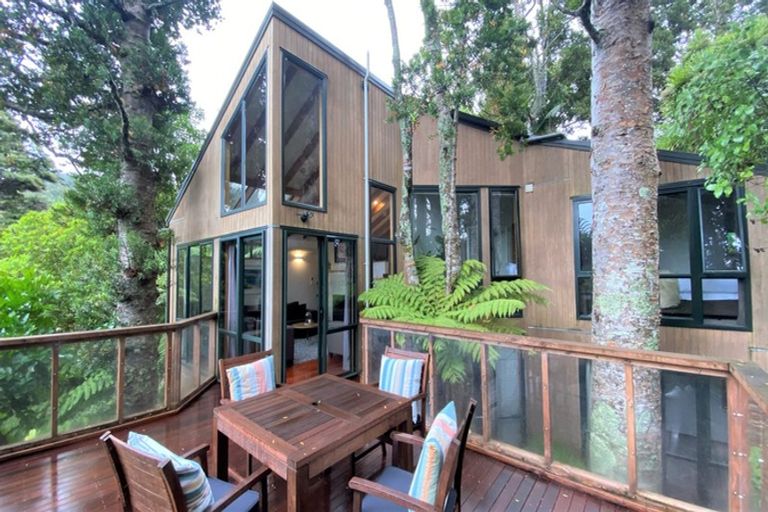 Photo of property in 31 York Road, Titirangi, Auckland, 0604