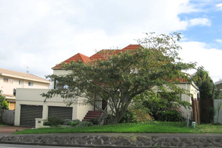 Photo of property in 127 Botany Road, Botany Downs, Auckland, 2010