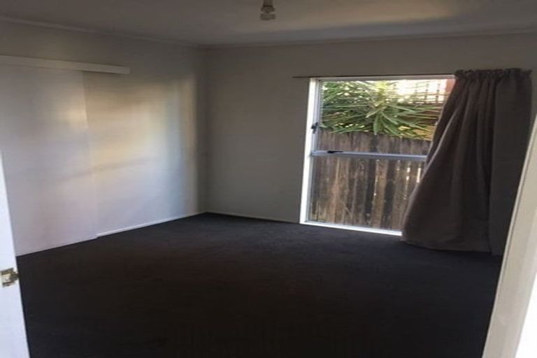 Photo of property in 2/21 Calluna Crescent, Totara Heights, Auckland, 2105