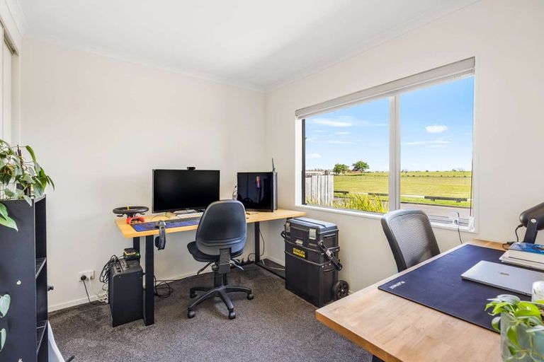 Photo of property in 9 Katipo Road, Takanini, 2112