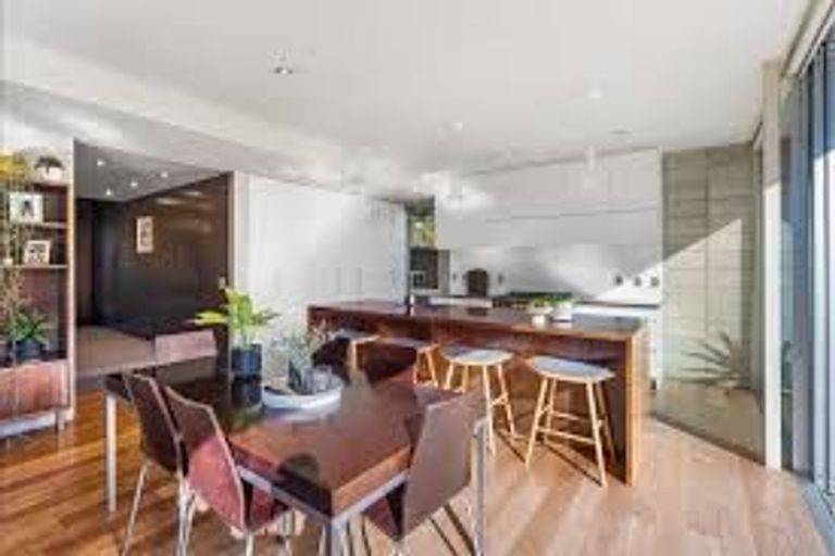 Photo of property in 20 Augusta Street, Redcliffs, Christchurch, 8081