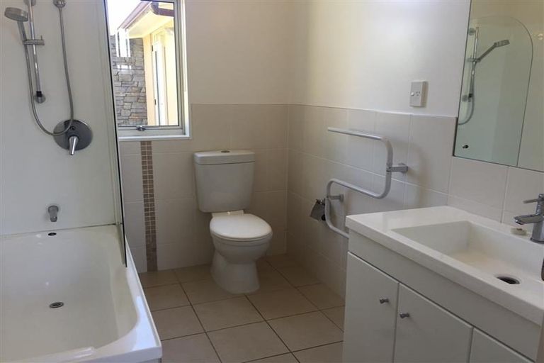 Photo of property in 13 Merlot Lane, Pukekohe, 2120