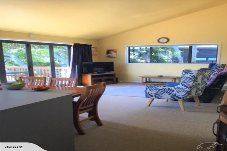 Photo of property in 10 Reotahi Road, Whangarei Heads, Whangarei, 0174