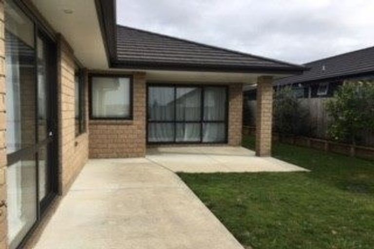Photo of property in 17 Regis Park Drive, Pukekohe, 2120