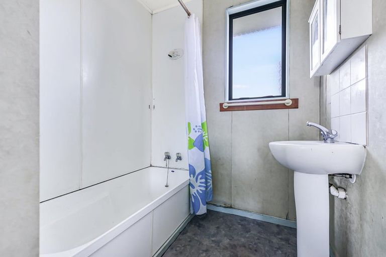 Photo of property in 8a Willis Street, Bader, Hamilton, 3206