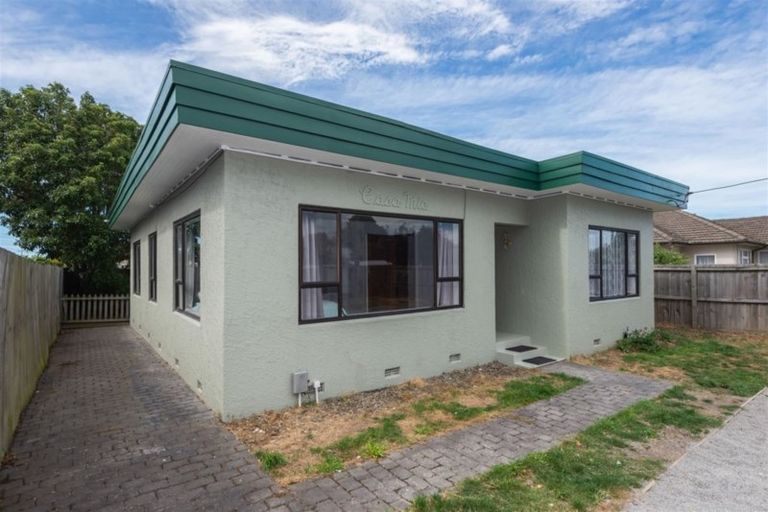 Photo of property in 86 Racecourse Road, Sockburn, Christchurch, 8042