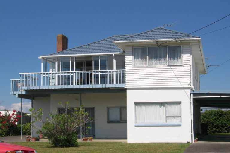 Photo of property in 37 Beechwood Road, Rothesay Bay, Auckland, 0630