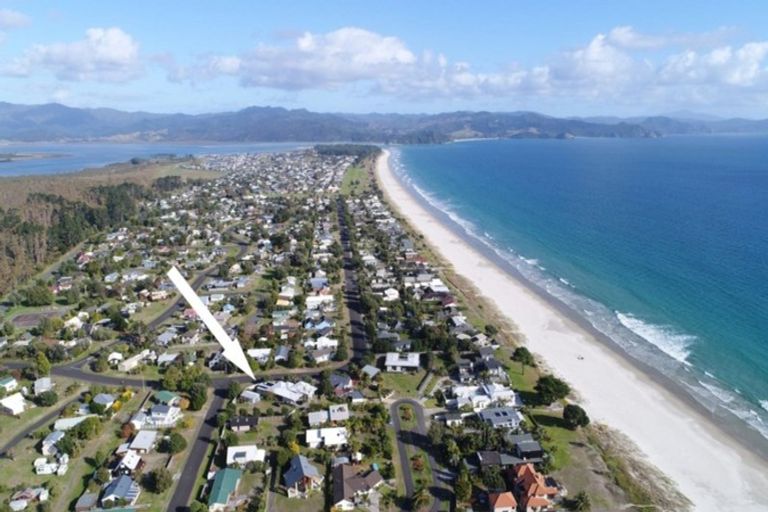 Photo of property in 117 Pacific Parade, Matarangi, Whitianga, 3592